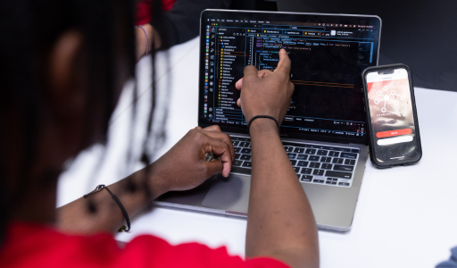 Student works on computer science project at LMU
